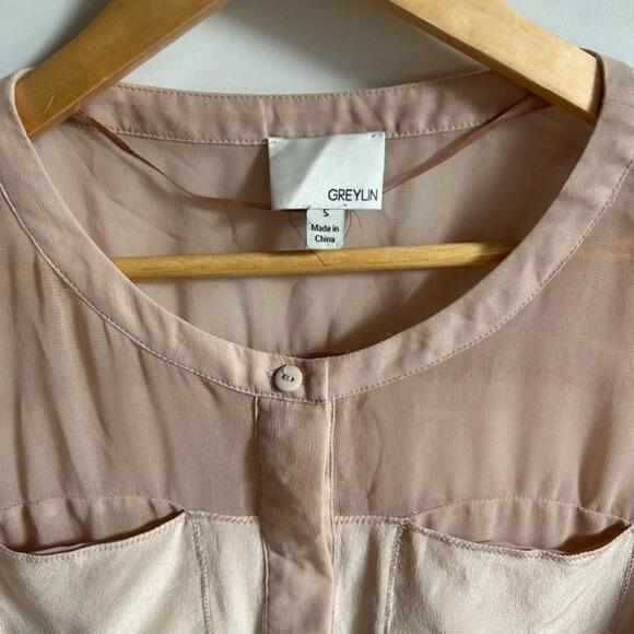 Greylin 100% Silk Blouse Top Sz Small nudę beige - Picture 2 of 7